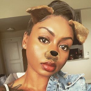 Meet your Posher, Teaira